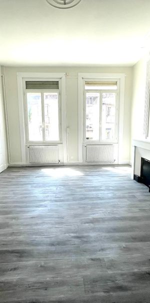 Location Appartement 3 pièces 115m² ST ETIENNE 42000 - Photo 1
