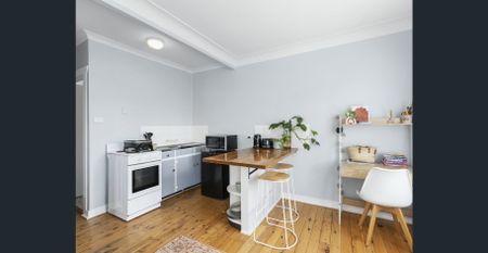 Charming One-Bedroom Apartment in Surfers Paradise - Photo 5