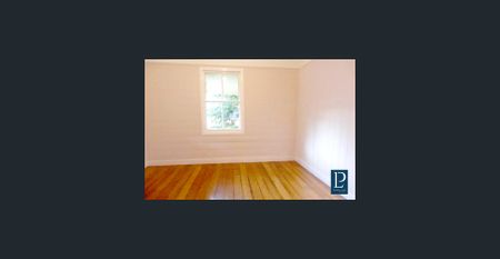 City Views A spacious 3 bed , 2 bath home located within the sought after BSHS catchment area. - Photo 2