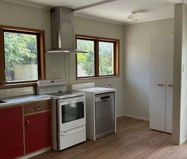 Great Family Home In Featherston - Photo 3