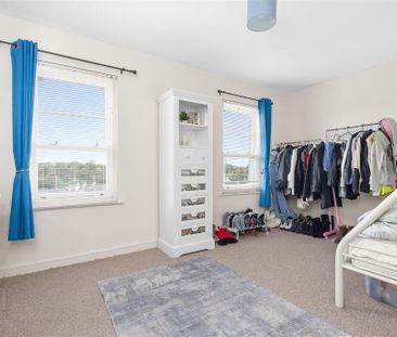 6 Mill View, Saintfield, BT24 7FG - Photo 2