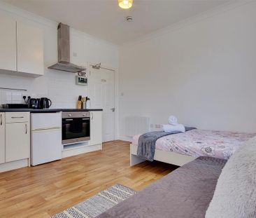 Studio to rent - Photo 6