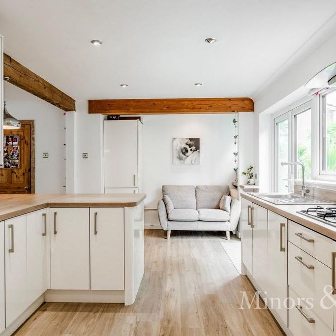 5 bedroom detached house to rent - Photo 1