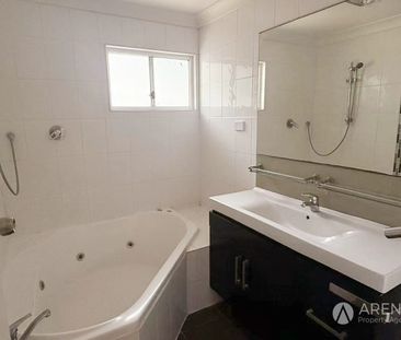 17 Polaris Ave, Kingston QLD 4114 - House For Rent | Domain - Photo 6