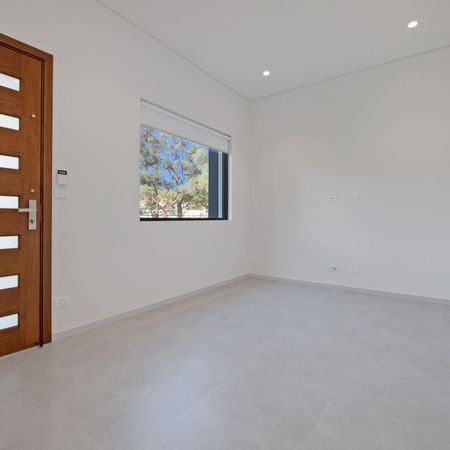 4 Bedroom Duplex Offering Modern Family Living - Photo 4