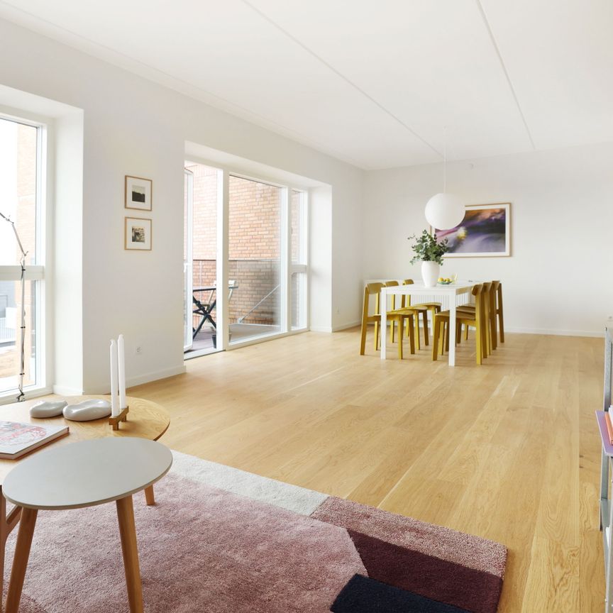 Taghaverne – Stor 5-værelses lejlighed med flot udsigt over byen - Foto 1