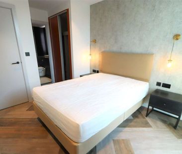 Stunning Fully Furnished Two Double Bedroom, Two Bathroom Apartment... - Photo 2