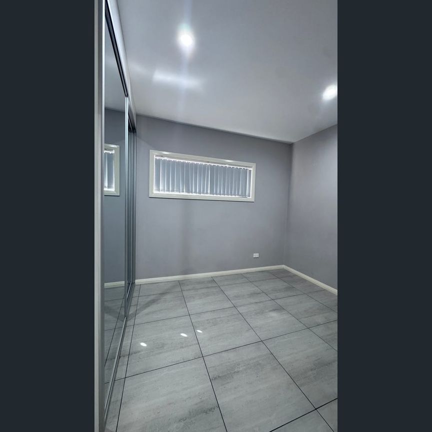 Well-presented granny flat in near-new condition, offering comfort and convenience - Photo 1