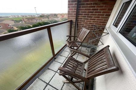 Grosvenor Court, Claremont Road, BN25 - Photo 4