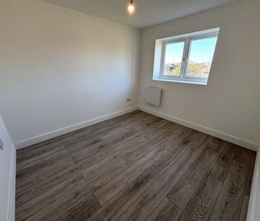 3 bedroom apartment to rent - Photo 4