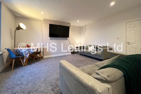 3 Bedroom Flat for rent in Back Regent Park Terrace - Photo 2