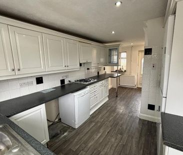 3 bedroom terraced house to rent - Photo 3