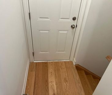 For Lease - 105 Picardy Drive, Hamilton, Ontario - Photo 4