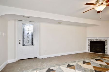 For Lease - 42 Mcveigh Drive, Barrie, Ontario - Photo 2