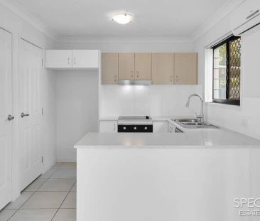 “Tidy modern home in convenient location” - Photo 4