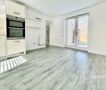 3 bedroom house to rent Warwick Close, Bourne, Lincolnshire, PE10 - Photo 3