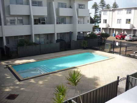 CENTRAL OREWA-2 BED TOWNHOUSE WITH MUCH MORE! - Photo 2