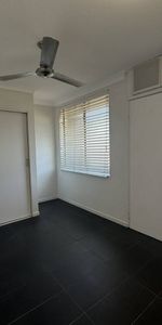 RENOVATED 1 BEDROOM IN QUIET COMPLEX - Photo 3