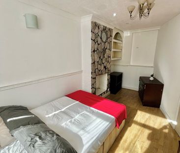 Room in a Shared House, Queensbury Road, HA0 - Photo 4