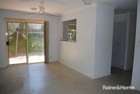 PRIVATE 3 BEDROOM HOME IN QUIET LOCATION - Photo 2