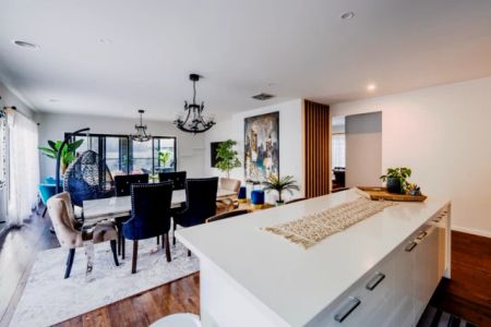 4 Bed, 2 Bath - Photo 3