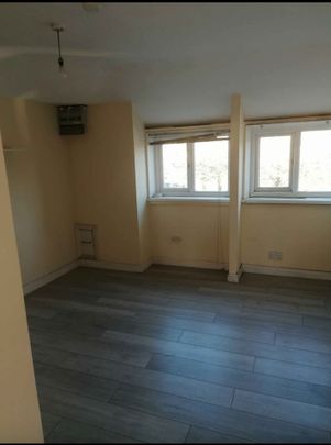 2 Bed Flat, Fairfield Mount, LS13 - Photo 1