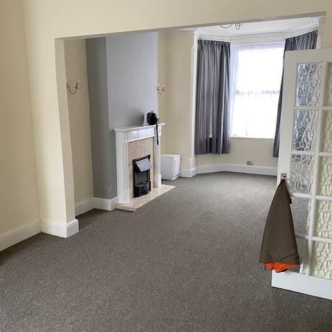 3 Bed Terraced House, Woolmer Road, NG2 - Photo 1