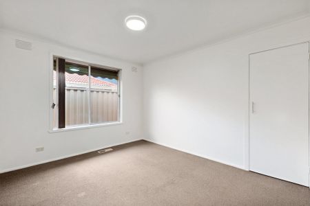 Spacious Family Home with Modern Features and Prime Location - Photo 4
