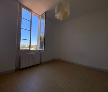 Location Appartement 3 pièces 98m² AVIGNON 84000 - Photo 5