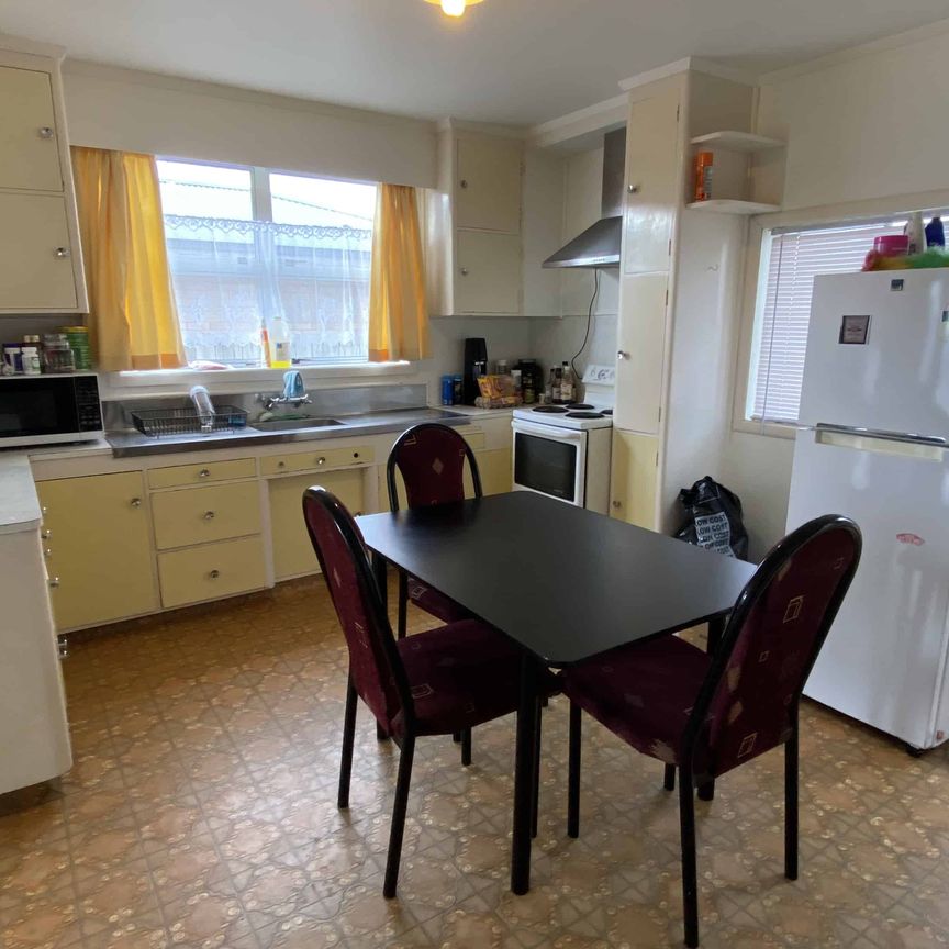 Family living - Photo 1