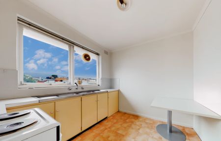 2 Bed, 1 Bath - Photo 5