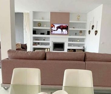 3 bedroom luxury Villa for rent in Estepona, Spain - Photo 5
