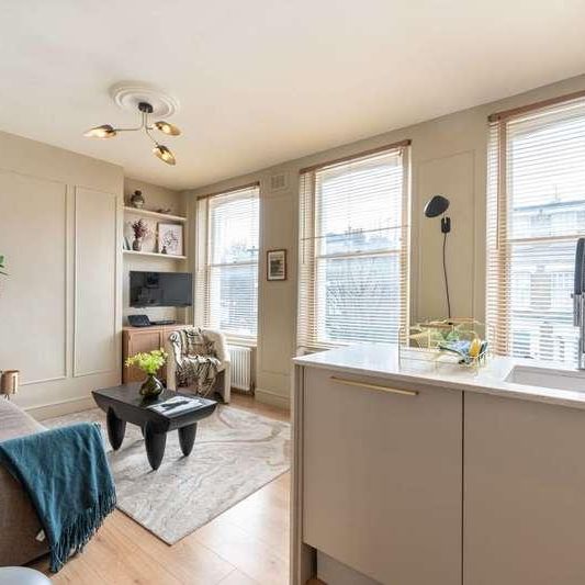 Minford Gardens, Brook Green, W14 - Photo 1