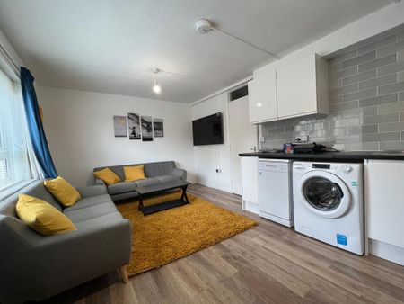 3 bedroom ground floor flat to rent - Photo 5