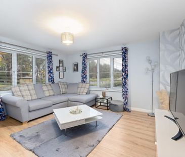 2 bedroom ground floor flat to rent - Photo 1