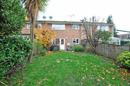3 bedroom terraced house to rent - Photo 4