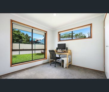 2/108 Little Usher Avenue, Labrador, Qld 4215 - Photo 1