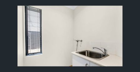 Lock Up And Leave 3 Bedroom Villa In Great Location - Photo 5