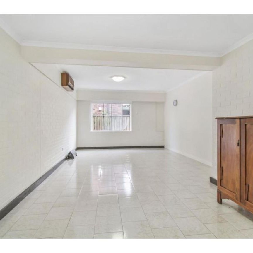 2 / 45 Brentwood Avenue, Figtree, NSW 2525 - Photo 1