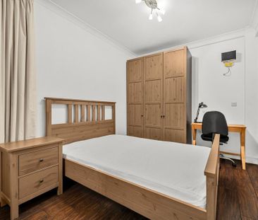 3 bedroom flat to rent - Photo 5
