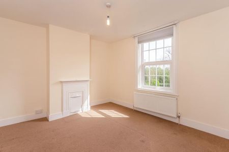 2 bedroom semi-detached house to rent - Photo 5