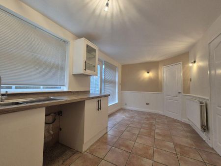 3 bedroom semi-detached house to rent - Photo 4