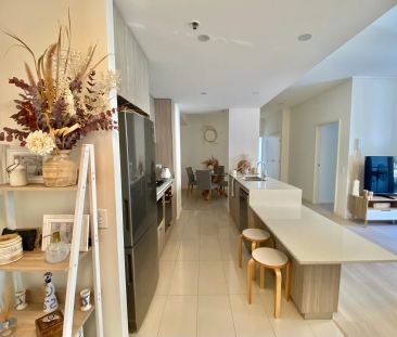 Nearly New Two bedroom apartment Located in the heart of Riverwood - Photo 6