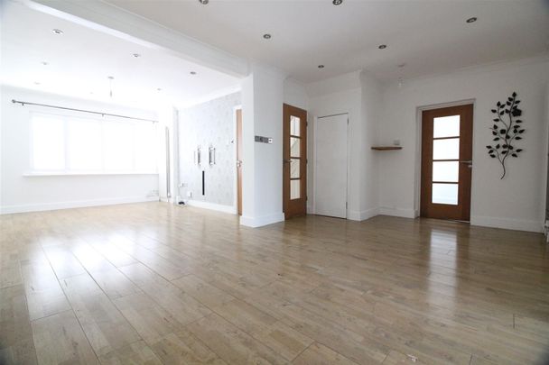 Weymouth Road, Hayes - Photo 1