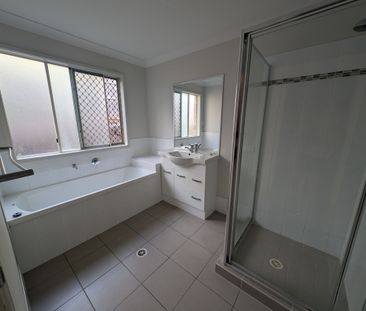 Upper Coomera - Photo 4