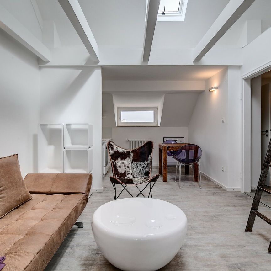 Gorgeous, modern attic apartment - Photo 1