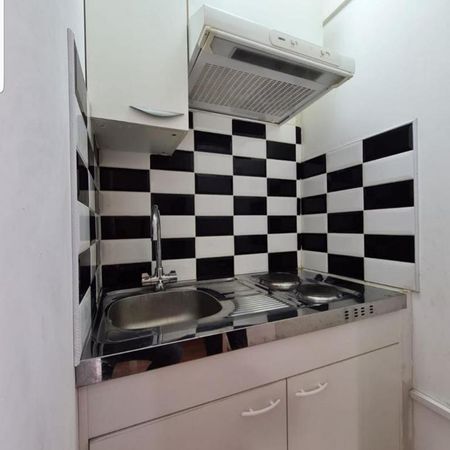 Studio to rent - Photo 3