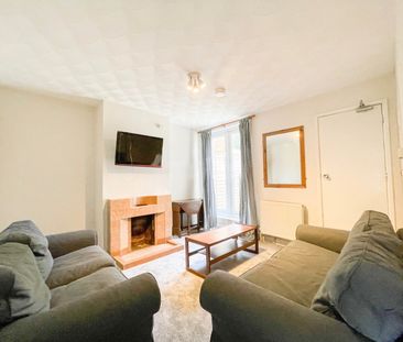 4 bedroom terraced house to rent - Photo 1