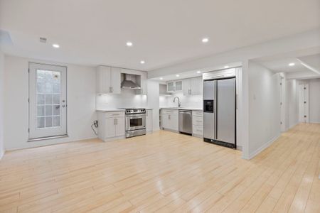 For Lease - 1230 Oakhill Avenue, Oshawa, Ontario - Photo 5