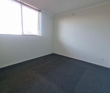 Charming Flat in Prime Location - Photo 5